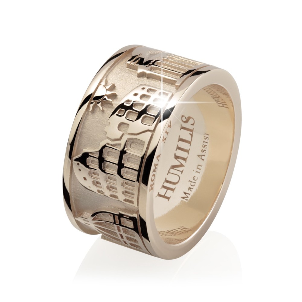 Gold Iter Rome band ring with monuments