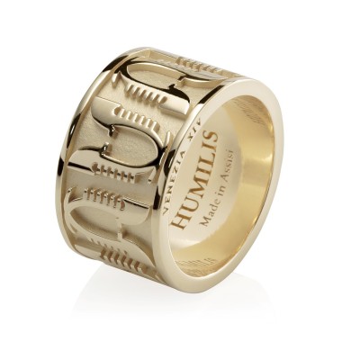 Gold Iter Venice band ring with gondola bow ornament
