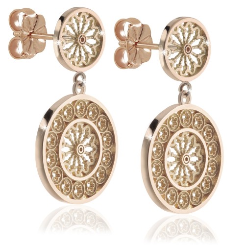 Gold stud earrings, depitcing the rosewindow of St. Francis Basilica
